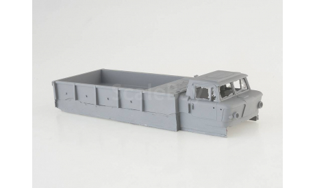 Сборная модель Автомобиль-амфибия ЗИЛ-132П с двигателем ВК-1   AVD Models KIT, масштабная модель, scale43