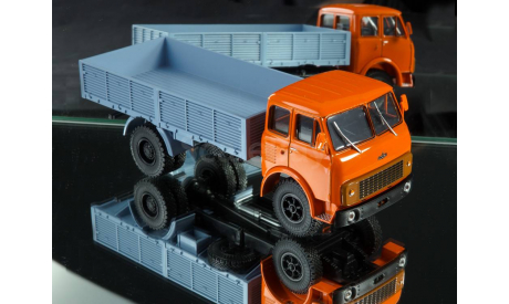 Легендарные грузовики СССР №20, МАЗ-5335  MODIMIO, масштабная модель, scale43