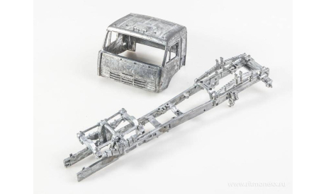 Сборная модель  КАМАZ-65225 седельный тягач   AVD Models KIT, масштабная модель, КамАЗ, scale43