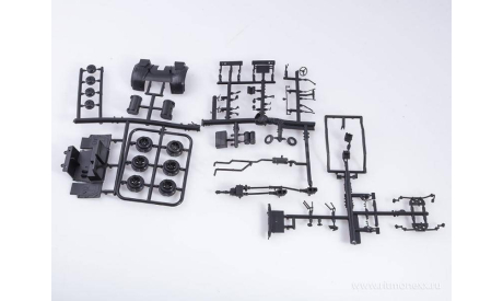 Сборная модель   КРАЗ-255В с полуприцепом ЧМЗАП-5247Г   AVD Models KIT, масштабная модель, 1:43, 1/43