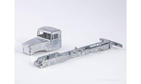 Сборная модель   КРАЗ-255В с полуприцепом ЧМЗАП-5247Г   AVD Models KIT, масштабная модель, 1:43, 1/43