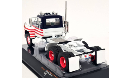 MACK R-Series Stars Stripes (1966)  IXO, масштабная модель, scale43