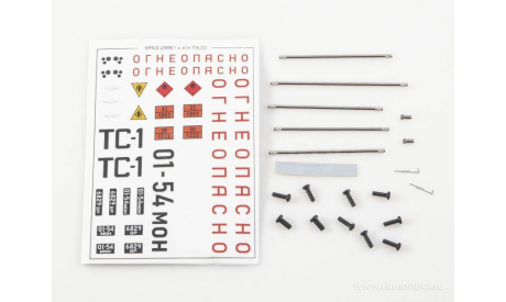 Сборная модель   Седельный тягач КРАЗ-258Б1 с полуприцепом ТЗ-22  AVD Models KIT, сборная модель автомобиля, scale43