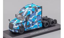FREIGHTLINER Cascadia Tractor Truck 3-assi (2018), Blue Camouflage  Altaya, масштабная модель, scale43