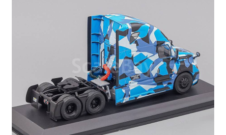 FREIGHTLINER Cascadia Tractor Truck 3-assi (2018), Blue Camouflage  Altaya, масштабная модель, scale43