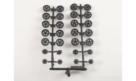 Сборная модель   Тяжелый артиллерийский тягач АТ-Т  AVD Models KIT, масштабная модель, scale43