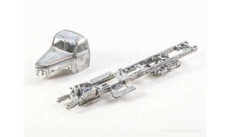 Сборная модель  ЗИС-121Д (151)   AVD Models KIT, масштабная модель, scale43