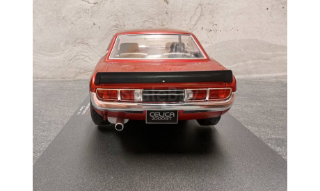 TOYOTA Celica 2000 GT (RA21) Custom 1977 Красный металлик, масштабная модель, IXO, scale18