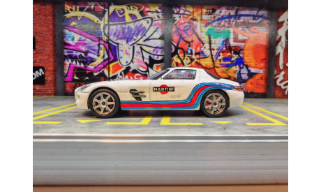 TimeMicro Mercedes SLS Martini (с фигуркой), масштабная модель, Mercedes-Benz, scale64