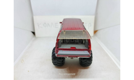 Chevrolet Suburban 4х4 Бигфут Bigfoot Sunny Side 136, масштабная модель, scale35