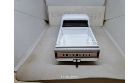 Chevrolet C-10 пикап 1968 (из т/c Старски и Хатч), масштабная модель, Greenlight Collectibles, scale24