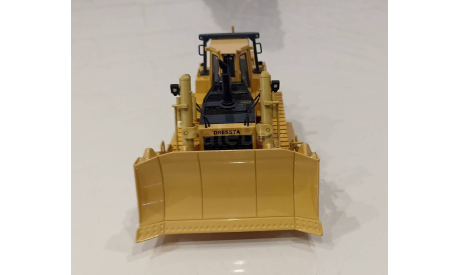 Бульдозер Dressta 1/50, масштабная модель трактора, scale50