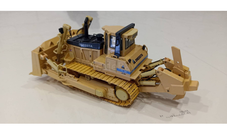 Бульдозер Dressta 1/50, масштабная модель трактора, scale50