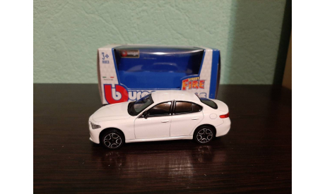 Alfa Romeo Giulia  2016, масштабная модель, BBurago, scale43