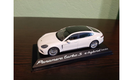 Porsche Panamera Turbo S E-Hybrid Executive  2016, масштабная модель, Herpa, scale43