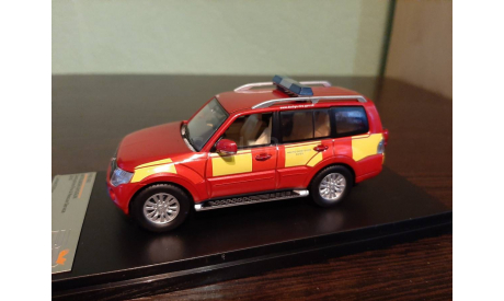 Mitsubishi Pajero Shogun RHD Fire 2010, масштабная модель, Premium X, scale43