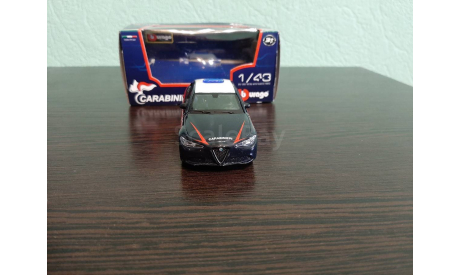 Alfa Romeo  GIULIA CARABINIERI 2015, масштабная модель, BBurago, scale43