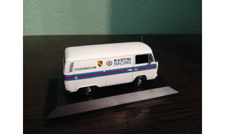 Volkswagen T2 ’Porsche’ Renndienst 1972, масштабная модель, Minichamps, scale43