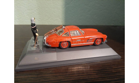 Mercedes-Benz 300SL W198 with Ski and figurine, масштабная модель, Schuco, scale43