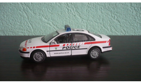 Volvo S80 Полиция Police Ранняя Cararama. Двери открываются., масштабная модель, Bauer/Cararama/Hongwell, scale43