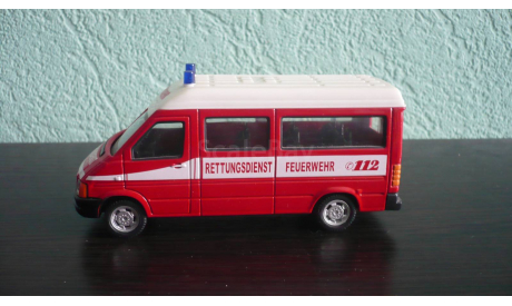 Volkswagen LT Minibus пожарная служба, масштабная модель, Bauer/Cararama/Hongwell, 1:43, 1/43