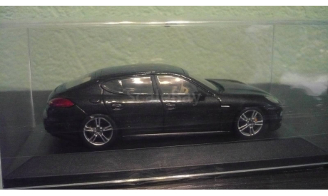 Porsche Panamera Turbo S  2014 карбоновый серый, масштабная модель, Minichamps, scale43