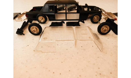 ЛИМУЗИН  ЗИЛ-115 В РАЗОБРАННОМ ВИДЕ, масштабная модель, 1:43, 1/43
