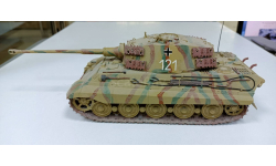 немецкий тяжелый танк с башней хеншель королевский тигр 1-35  3601(собранный)