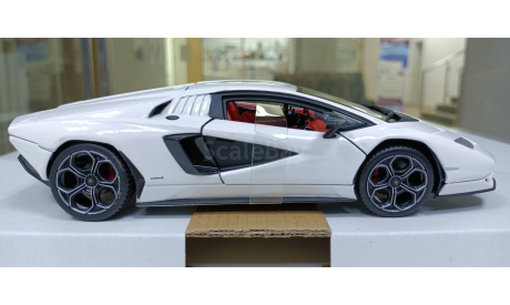 LAMBORGHINI COUNTACH LPI 800-4 1-24 BBURAGO 21102, масштабная модель, 1:24, 1/24