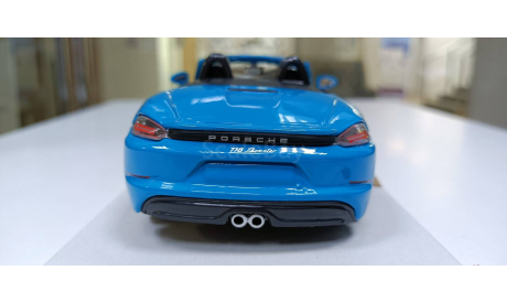 PORSCHE 718 B0XSTER 1-24 BBURAGO 21087, масштабная модель, 1:24, 1/24