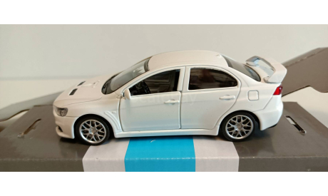 Mitsubishi Lancer Evolution, белый, откр 1-41 автопанорама JB1251259, масштабная модель