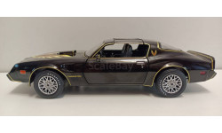 PONTIAC Firebird Trans Am 1979 (из к/ф ’Рокки II’) 1-24 GREENLIGHT 84171