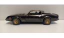 PONTIAC Firebird Trans Am Turbo 4.9L 1980 Starlight Black/Golden Eagle Hood 1-43 GREENLIGHT 84037, масштабная модель, scale24