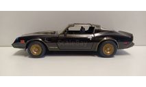 PONTIAC Firebird Trans Am Turbo 4.9L 1980 Starlight Black/Golden Eagle Hood 1-24 GREENLIGHT 84037, масштабная модель, 1:24, 1/24