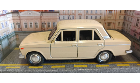 ВАЗ-2106 Жигули  (двери, багаж, бежевый) инерц, 12см техно парк, масштабная модель
