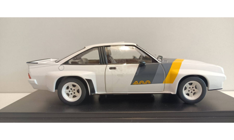 OPEL Manta B 400 1981 White 1-24 WHITEBOX  WB124112, масштабная модель, 1:24, 1/24