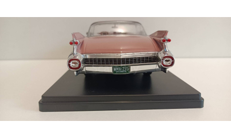 CADILLAC Eldorado Seville 1959 Light Pink 1-24 WHITEBOX WB124235, масштабная модель, 1:24, 1/24