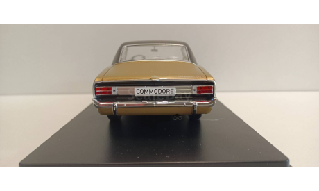 OPEL Commodore A GS/E Coupe 1970 Gold/Black  1-24  WHITEBOX  WB124105, масштабная модель, 1:24, 1/24