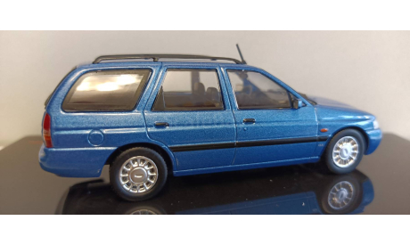 FORD Escort Turnier 1996 Metallic Blue 1-43 IXO CLC364, масштабная модель, scale43