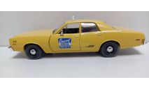 PLYMOUTH Fury ’Crescent Cab Co.’ 1975 (из к/ф ’Полтергейст’) 1-24 GREENLIGHT 84202, масштабная модель, scale24