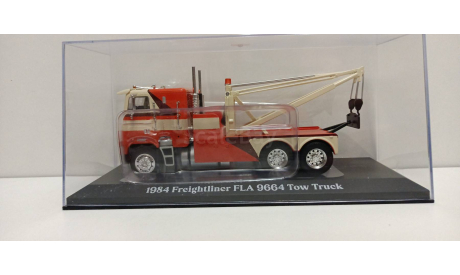 эвакуатор FREIGHTLINER FLA 9664 1984 Orange/White/Brown 1-43 GREENLIGHT 86631, масштабная модель, машина, 1:43, 1/43