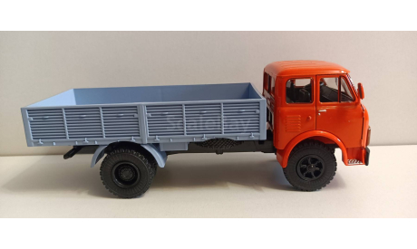 МАЗ-5335 1-43 легендарные грузовики СССР LG020, масштабная модель, 1:43, 1/43