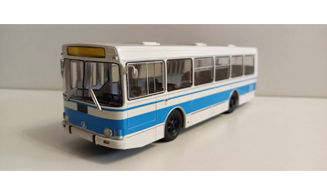 автобус ЛАЗ-4202 1-43 Советский Автобус 900346, масштабная модель, 1:43, 1/43
