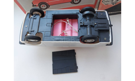 ЗАЗ 968М ЭЛЕКТРОМЕХАНИЧЕСКАЯ ИГРУШКА, масштабная модель, 1:18, 1/18