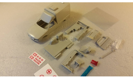 кит Москвич 2335 скорая помощь вар. 2, сборная модель автомобиля, 1:43, 1/43