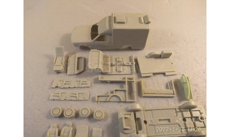 кит Москвич 2335 скорая помощь вар. 2, сборная модель автомобиля, 1:43, 1/43