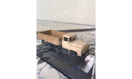 ГАЗ 53 А 1973 бежевый DIP models, масштабная модель, scale43