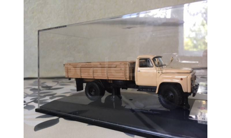 ГАЗ 53 А 1973 бежевый DIP models, масштабная модель, scale43