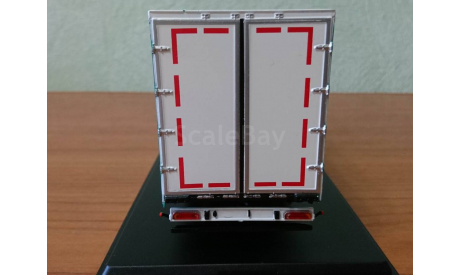 КАМАЗ 5490 с полуприцепом НЕФАЗ-93341 в боксе, масштабная модель, 1:43, 1/43