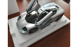 1:18 McLaren F1